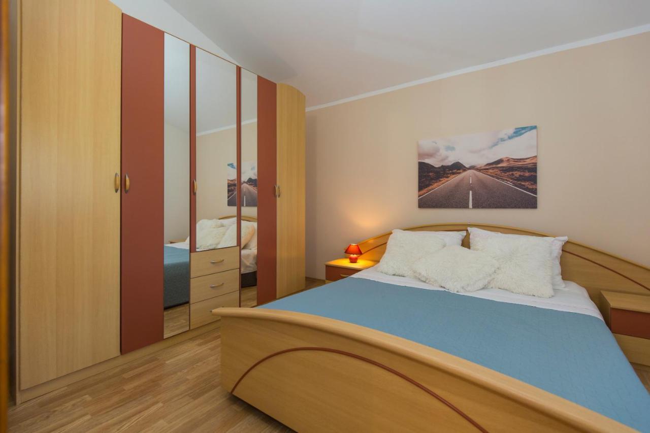 Apartman Ana Labin  Bagian luar foto